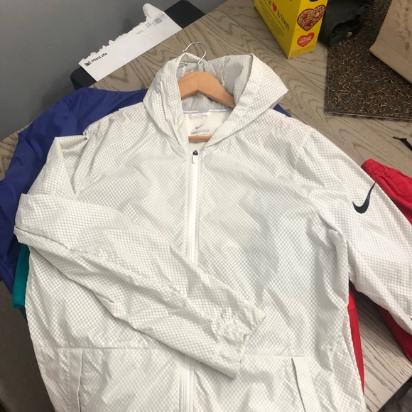 nike basketball windbreaker